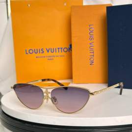 Picture of Louis Vuitton Sunglasses _SKUfw79399238fw
